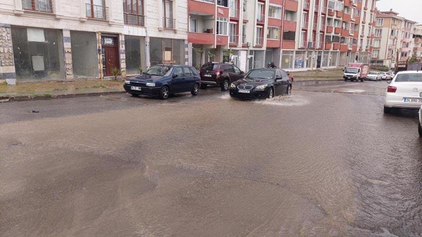 Sağanak ve fırtına uyarısı geldi! AKOM ve Meteoroloji açıkladı: Kuvvetli olacak