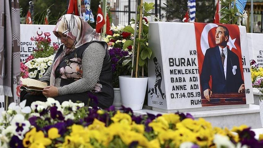 Şehit annelerine Anneler Günü mesajları 2024! Evladı olmayan, çocuğunu kaybeden annelere duygusal, resimli 12 Mayıs Anneler Günü sözleri