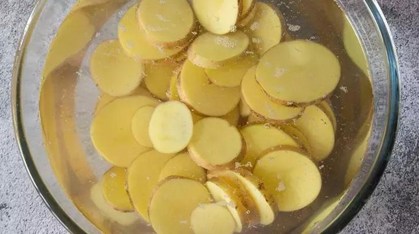 Yumurta, sarımsak ya da patates... Nasıl pişirilir? Herkes ayrı cevap veriyor, püf noktaları bilinmiyor!