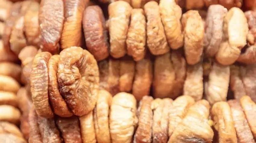100 kaloriyi geçmiyor, 100 yaşını görmek isteyene şifa oluyor! Günde 5 tanesini süte katın