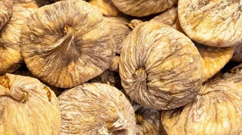 100 kaloriyi geçmiyor, 100 yaşını görmek isteyene şifa oluyor! Günde 5 tanesini süte katın