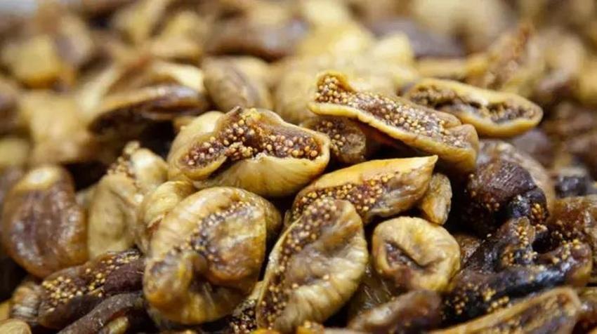 100 kaloriyi geçmiyor, 100 yaşını görmek isteyene şifa oluyor! Günde 5 tanesini süte katın