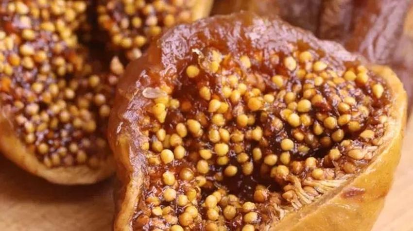 100 kaloriyi geçmiyor, 100 yaşını görmek isteyene şifa oluyor! Günde 5 tanesini süte katın