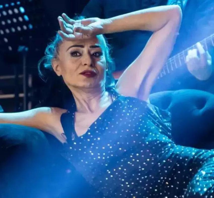 Programda jüriydi! Popstar Mehtap: Bülent Ersoy’un ayaklarına masaj yaptım