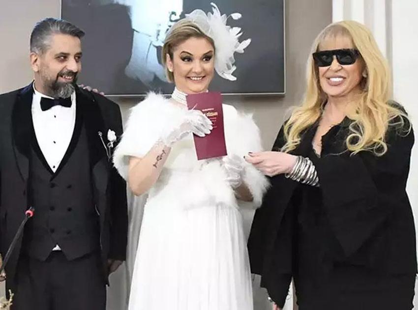 Zerrin Özer nöroloik problemleri olduğunu açıkladı! Yürümekte zorluk çekti