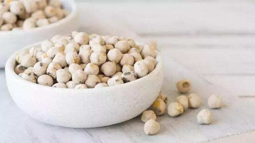 Kuruyemiş tabaklarında en sona bırakılıyor ama Kan temizleyen yapısı riskleri sıfıra indiriyor! Beyaz altın derler, bir avucun protein ve lif deposu sayılıyor