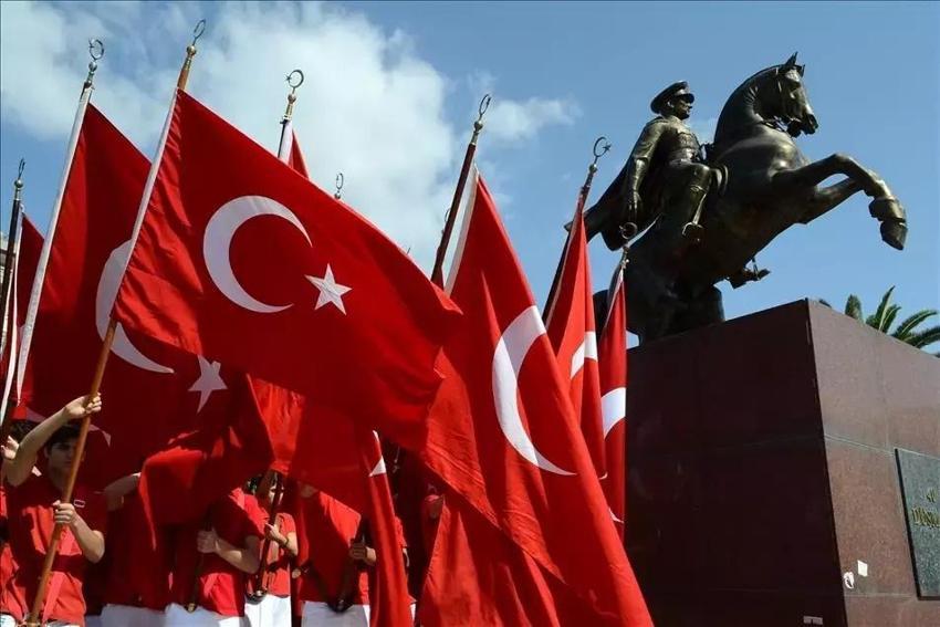 19 Mayıs şiirleri uzun kısa! 2,3,4,5,6 kıtalık ilkokul, ortaokul, lise için resimli, duygusal 19 Mayıs Atatürk'ü Anma, Gençlik ve Spor Bayramı Şiirleri