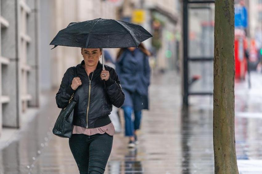 Karla karışık yağmur ve kuvvetli sağanaklar geri dönüyor! Meteoroloji'den toz aşımı ve su baskınları uyarısı geldi