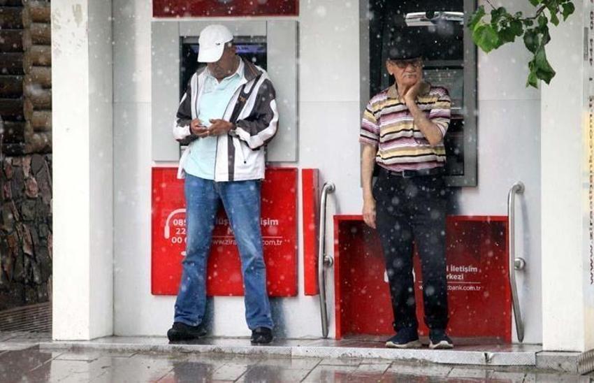 Kar ve sağanak geri geliyor! Meteoroloji yeni hava durumu haritasını yayımladı! İstanbul, Ankara ve İzmir'i vuracak