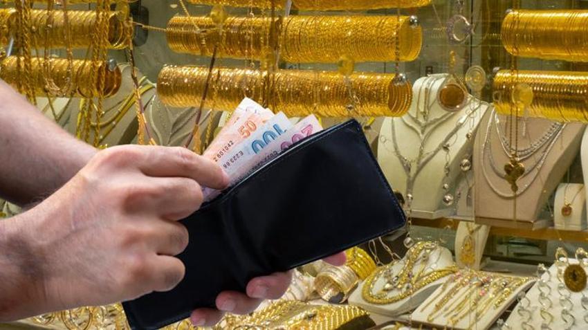Altın gözünü yeni zirvelere dikti! Gram altında yeni rekorlar öncesi son alım fırsatı! 2 bin 400 TL’ye mi gerileyecek?