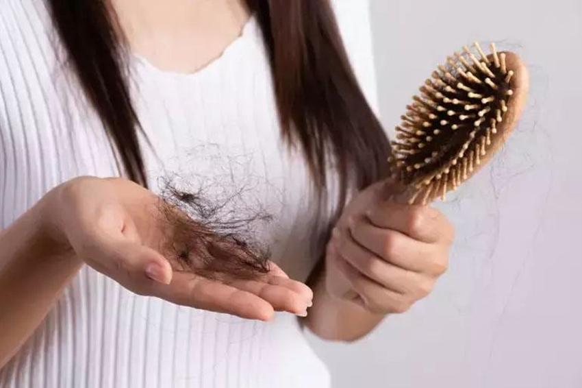 Saçlarınızı yanlış yıkıyor olabilirsiniz? Uzmanı saç tipine göre haftalık çizelge verdi