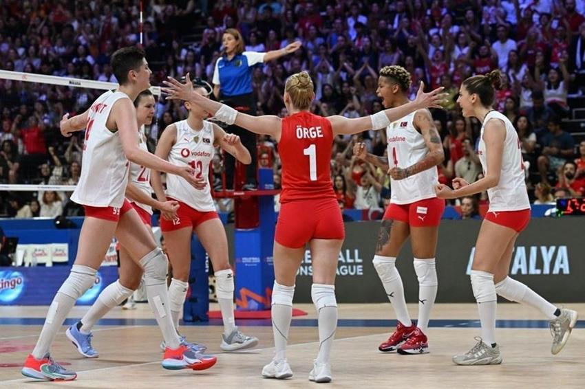 Türkiye Fransa voleybol maçı ne zaman, saat kaçta, hangi kanalda? Türkiye Fransa voleybol maçı canlı izle!