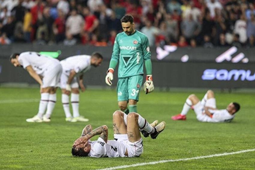 Süper Lig küme düşen takımlar: Kaç takım küme düşüyor? 3'ü gitti 1'i kaldı!