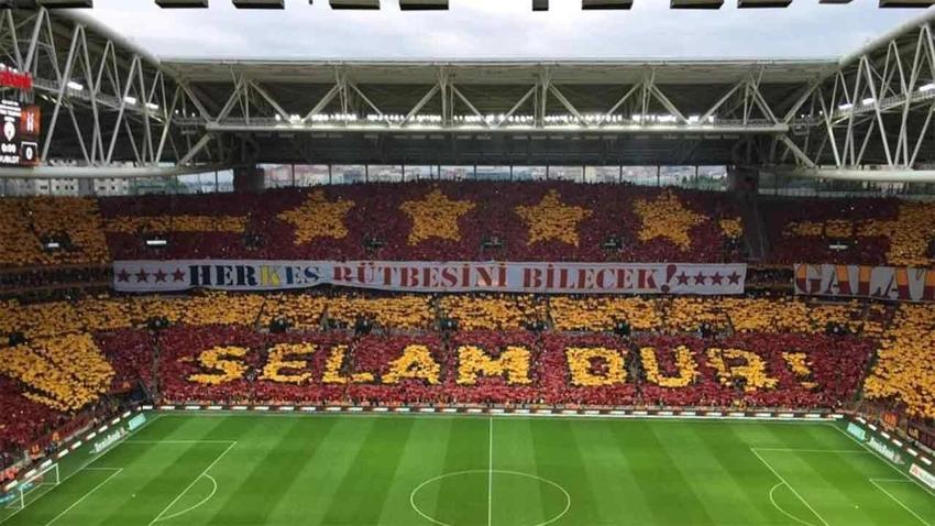 Rams Park'ta stadın üstüne halatlar çekildi! UltrAslan'dan dev koreografi geldi
