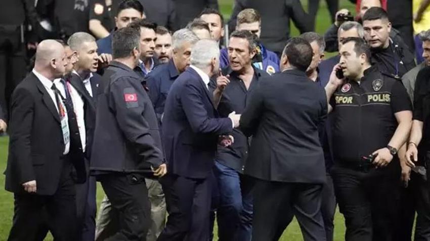 Ali Koç müdüre 'dayak yiyeceksin' deyip Selahattin Baki'ye fena saldırdı, yer yerinden oynadı