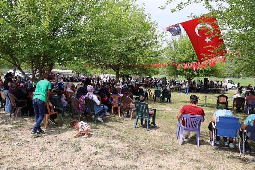 Adanalı muhtar mahalleli kaynaşsın istedi, ilk vaadini gerçekleştirdi! Şenlik düzenledi