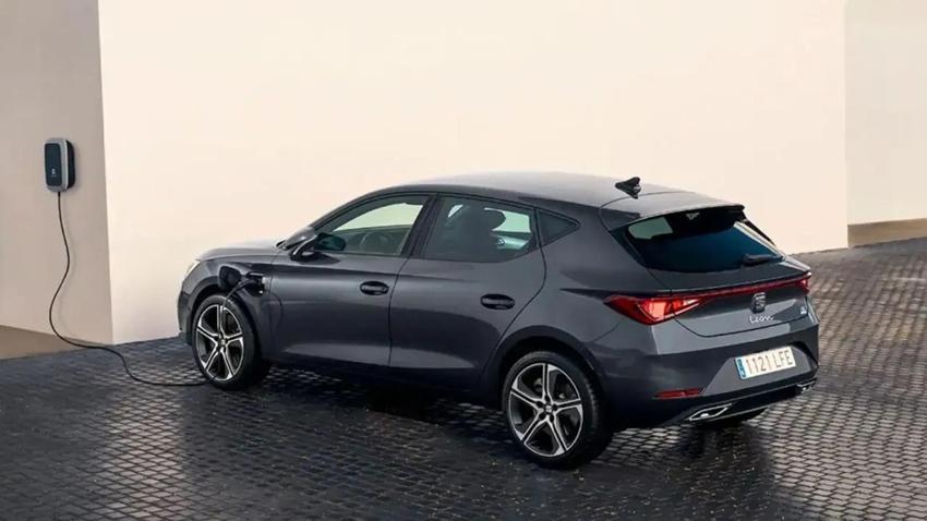 Seat Leon yeni fiyatıyla fark attı! Bunu kimse tahmin edemedi