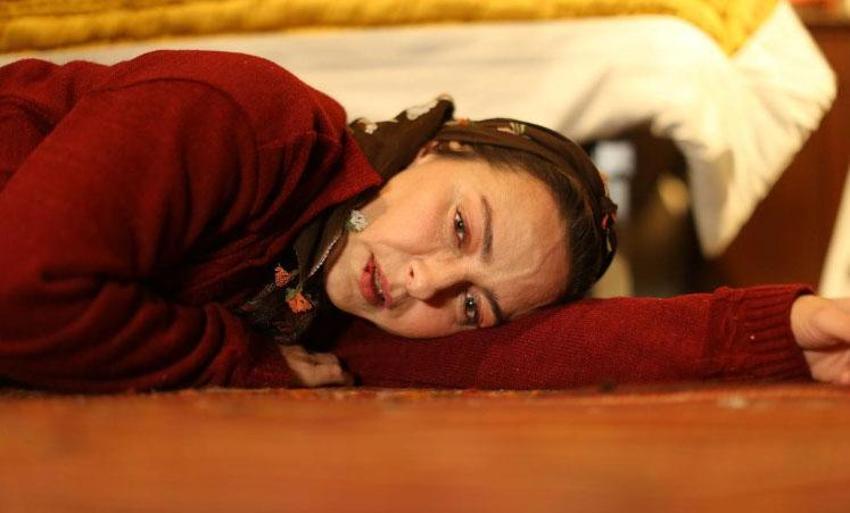 Ayça Bingöl’den usta tiyatroculara eleştiri! Keşke el vermiş olsalardı