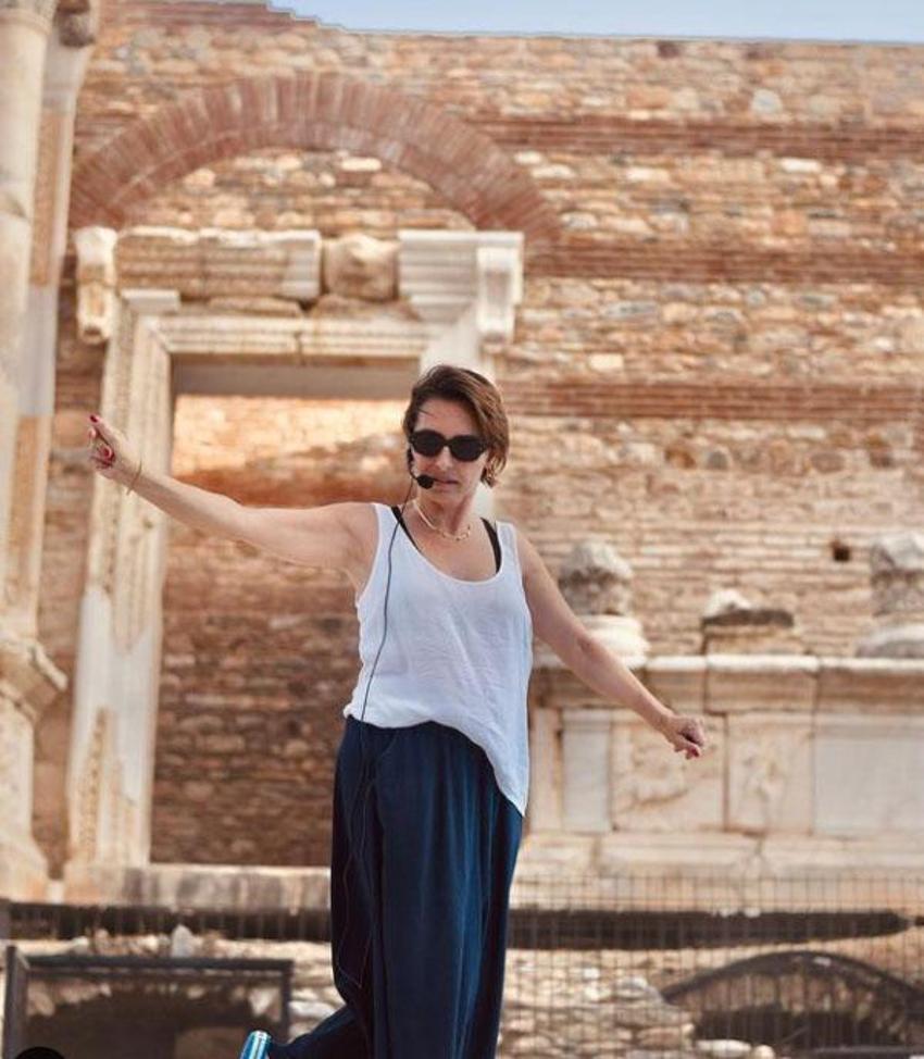 Ayça Bingöl’den usta tiyatroculara eleştiri! Keşke el vermiş olsalardı