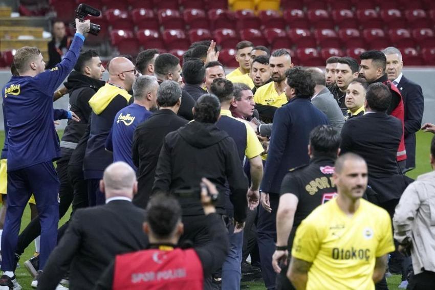 Aziz Yıldırım'a 'derbi' darbesi! Ali Koç'un hamlesi işleri değiştirdi, faturası ağır olacak