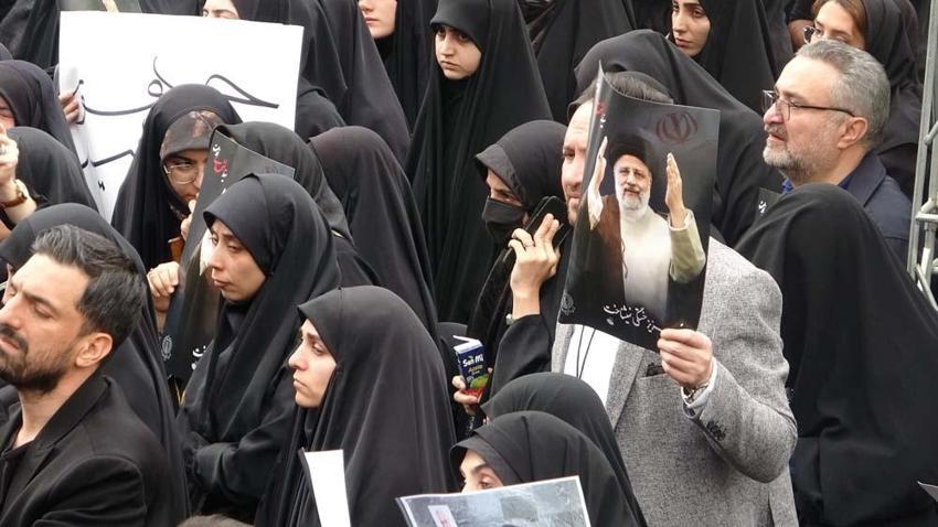 Reisi için Tahran'da cenaze töreni! Dikkat çeken detaylar ortaya çıktı
