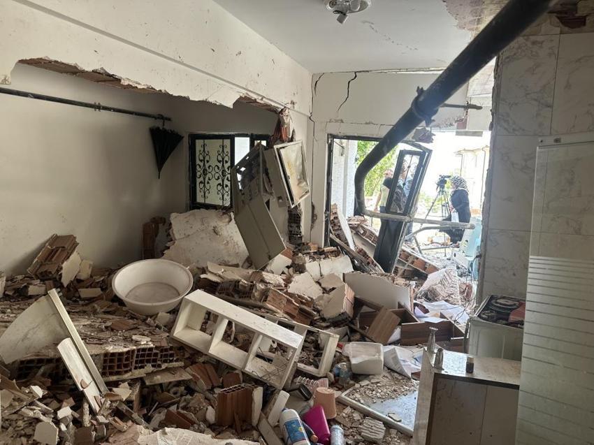 Ev sahibine kızan kiracı doğal gaz borularını kesip, evi patlattı