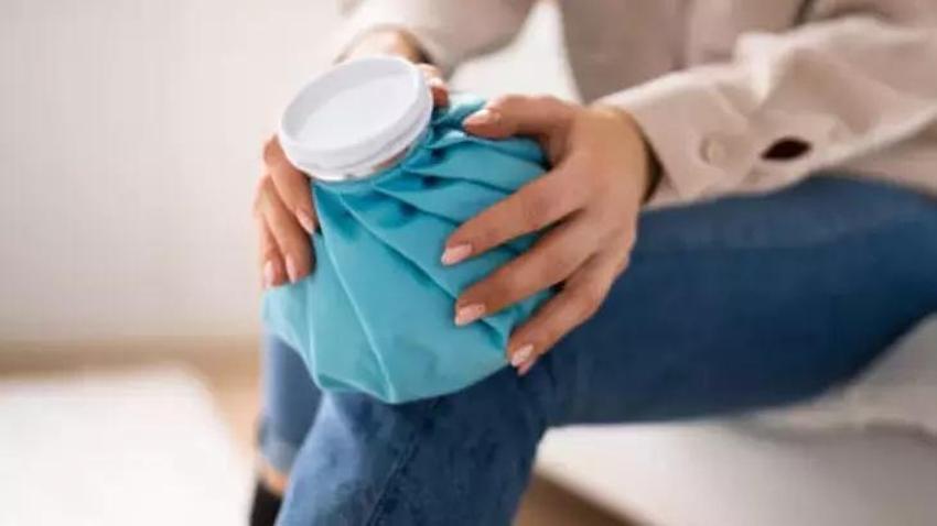 Ağrıyan bölgeye sıcak su mu, soğuk su mu uygulanır? Doğal yöntemi var!