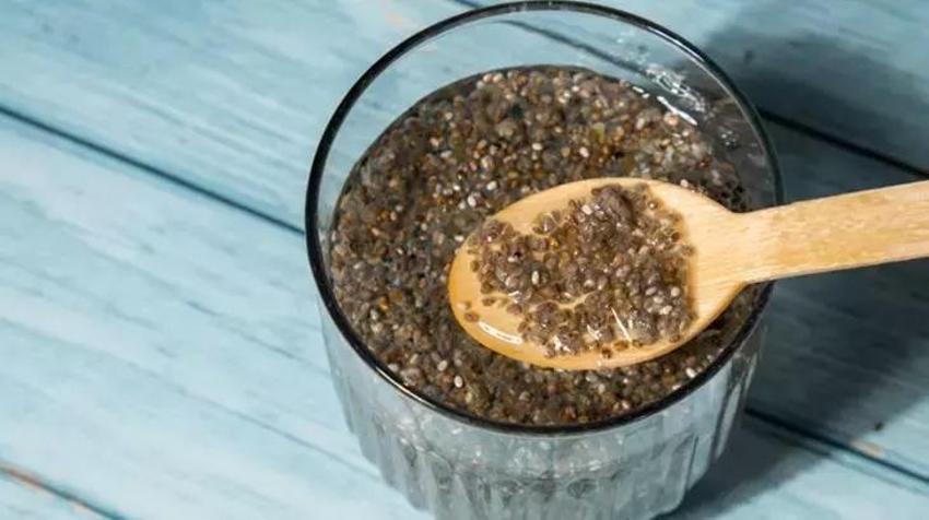 2 kaşık suda beklet, kolajen takviyesini al! Botoks gibi geriyor: Ölü hücreleri çıkaran güçlü eksfoliyan içeriyor