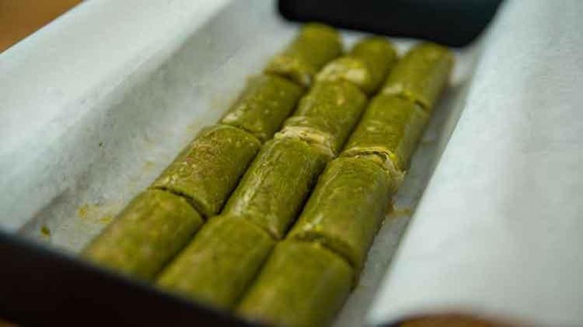 Gaziantep'in yeşil altını: Fıstık sarma hem göze hem de damağa hitap ediyor