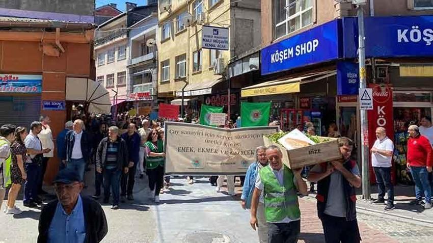 Çay alım fiyatlarına tabutlu protesto