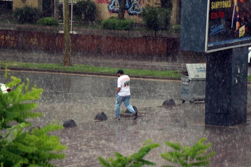 Meteoroloji son dakika uyarısında bulundu! Gök gürültülü sağanak yağışlar etkili olacak...