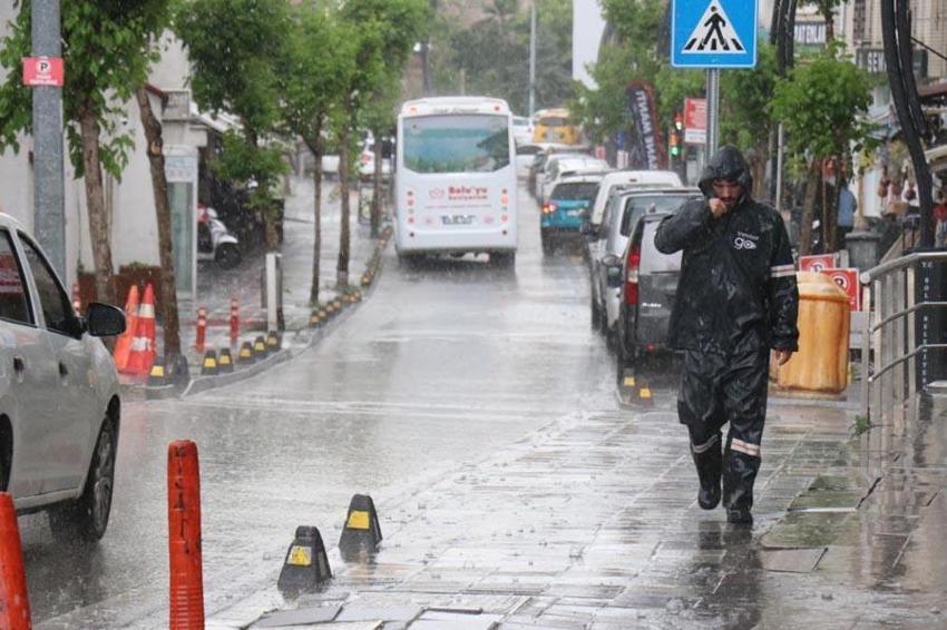 Meteoroloji son dakika uyarısında bulundu! Gök gürültülü sağanak yağışlar etkili olacak...