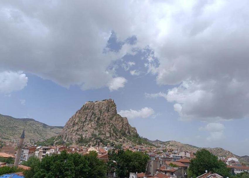 Meteoroloji son dakika uyarısında bulundu! Gök gürültülü sağanak yağışlar etkili olacak...