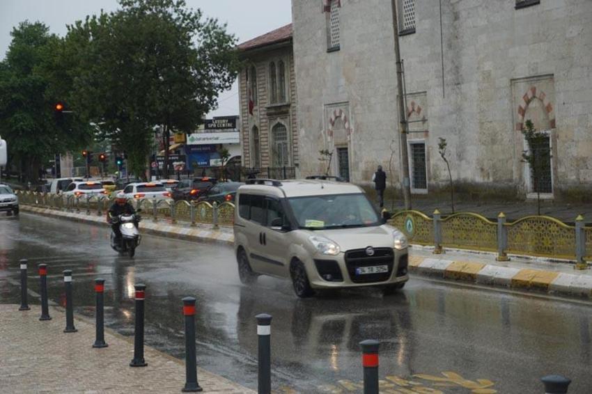 Meteoroloji son dakika uyarısında bulundu! Gök gürültülü sağanak yağışlar etkili olacak...