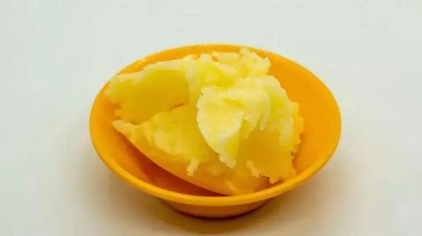 Reflüyü azdırmaz, mideyi ateş topuna çevirmez;  Tereyeğından 10 kat daha saf! Vücudu omega-3'e doyuruyor