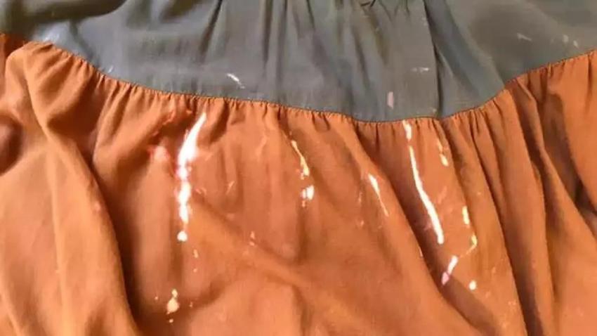 Tek seferde çamaşır suyu lekesini kıyafetten alan tüyo; En sevilen giysiler çöpe atılmıyor! Bir gün güneşte bekletin...