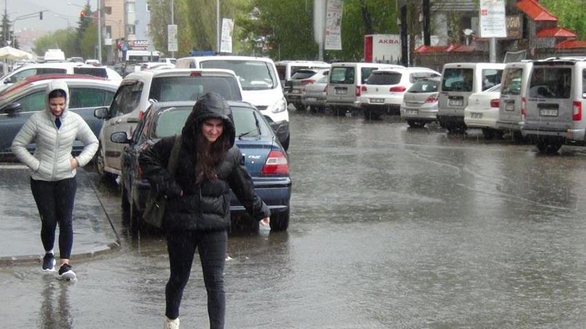 Hafta sonu hava durumu nasıl olacak? Meteoroloji'den gök gürültülü sağanak yağış uyarısı geldi