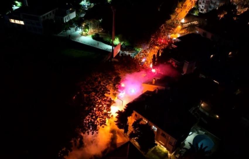 Galatasaray taraftarı şampiyonluğu doyasıya kutluyor! Kupa töreni saati de belli oldu