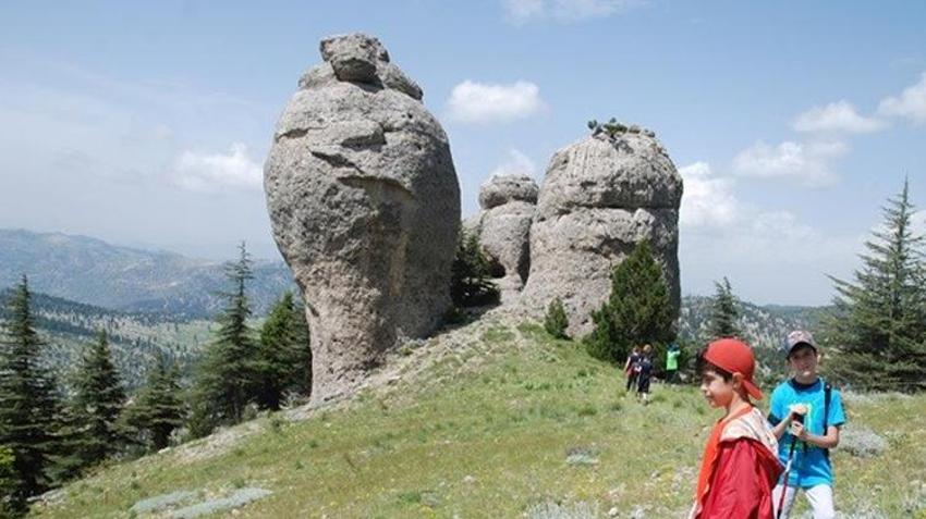 Adana'nın peri bacaları görsel şölen sunuyor