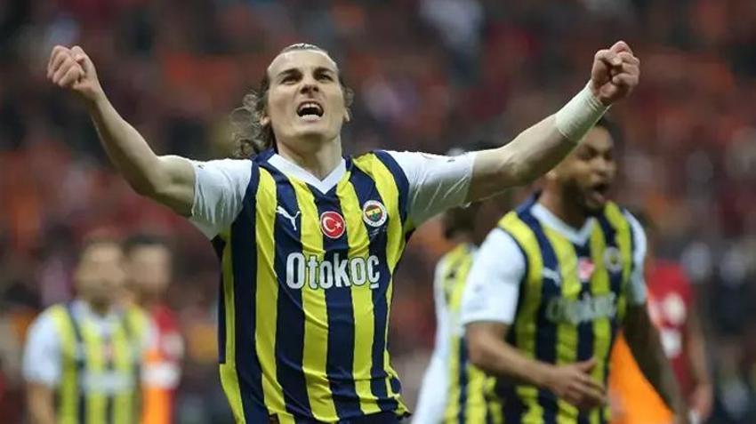 Çağlar Söyüncü, evlenmek için Galatasaray'ın şampiyon olmasını beklemiş! Cengiz Ünder'in görüntüsü olay oldu