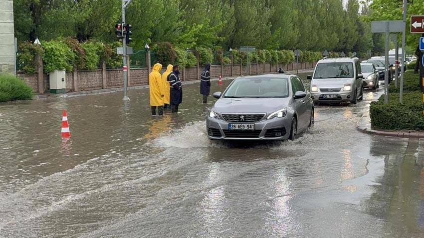 Meteoroloji son hava durumu raporunu yayınladı! Gök gürültülü ve kuvvetli sağanak yağışlar birçok ilde etkili olacak...