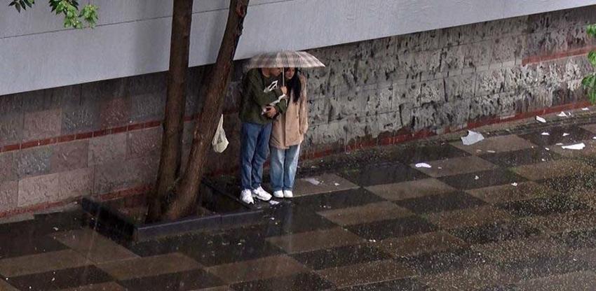 Meteoroloji son hava durumu raporunu yayınladı! Gök gürültülü ve kuvvetli sağanak yağışlar birçok ilde etkili olacak...