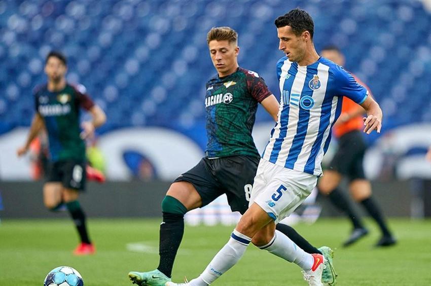 Galatasaray şampiyon oldu ama kafalar yeni sezonda! İlk transfer için düğmeye basıldı