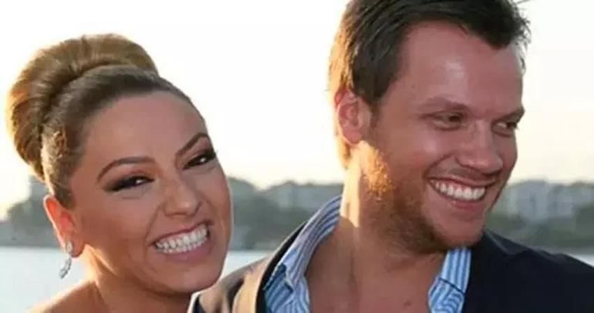 Hadise'nin 10. Yıl Marşı'nı okuduğu tarz olay olmuştu! Sinan Akçıl'dan tepki gecikmedi