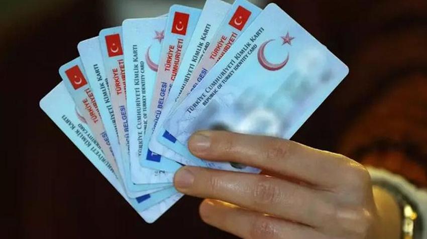Eski kimlik ve ehliyet ile ilgili son dakika! Artık geçersiz sayılacak, dikkat çeken tarih belli oldu