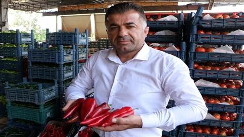 Tarlada kilosu 15, halde 20 lira olan kapya biber, markette 80 lira