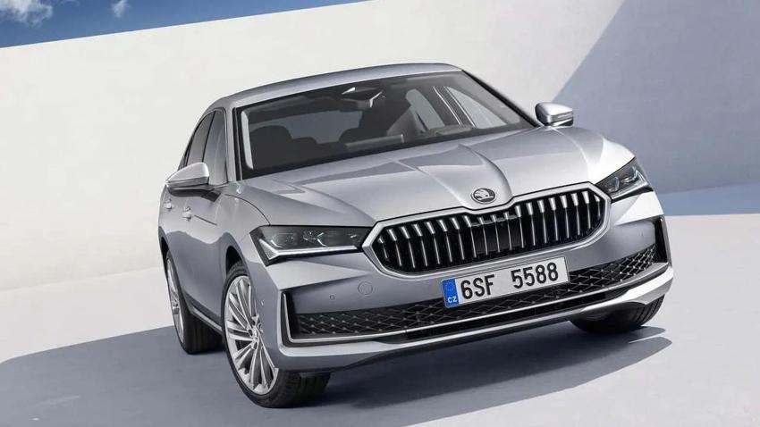 Yeni nesil Skoda Superb satışa çıktı; fiyatına kimse inanamadı
