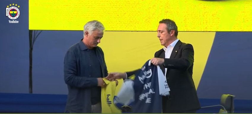 Ali Koç, Mourinho'ya müdahale etti! Elinden hemen aldı, Fenerbahçeliler izledi