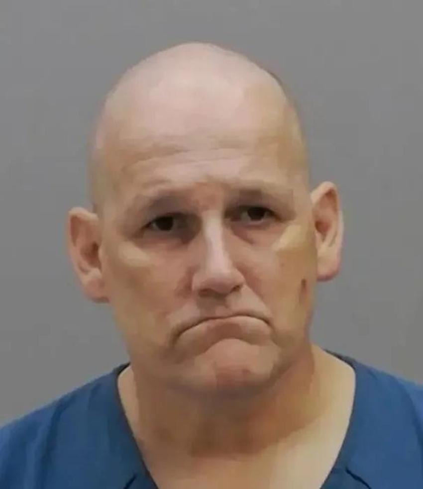 Diyabet hastası küçük kızını şekerle komaya soktu! Kızın morarmasına aldırış etmedi, yakayı böyle ele verdi