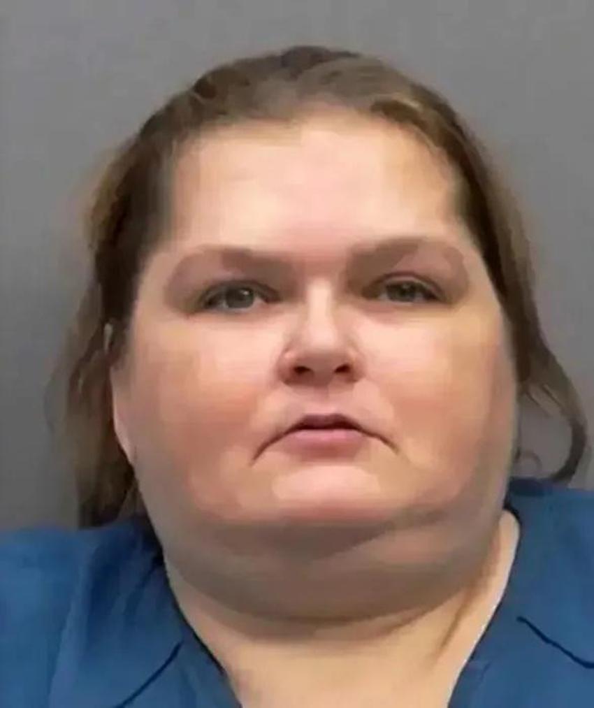 Diyabet hastası küçük kızını şekerle komaya soktu! Kızın morarmasına aldırış etmedi, yakayı böyle ele verdi